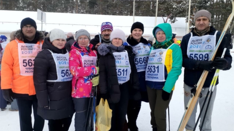 Работники культуры, образования, здравоохранения - участники забега "Лыжня России"