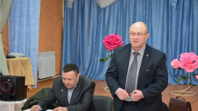 Глава администрации района принял участие в отчетной встрече с жителями Малояушского сельского поселения
