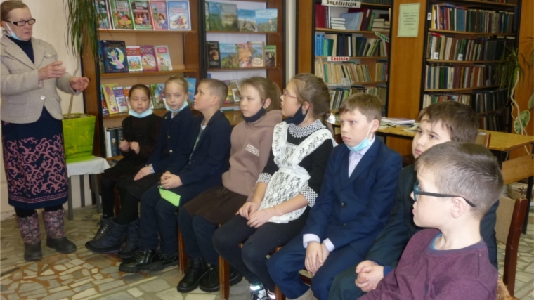 Беседа-информация «О женщине с любовью» в Асановской сельской библиотеке