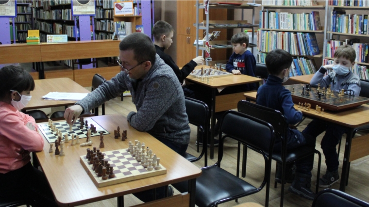 В отделе по работе с детьми Центральной библиотеки начал свою работу клуб «ШахматориУм»
