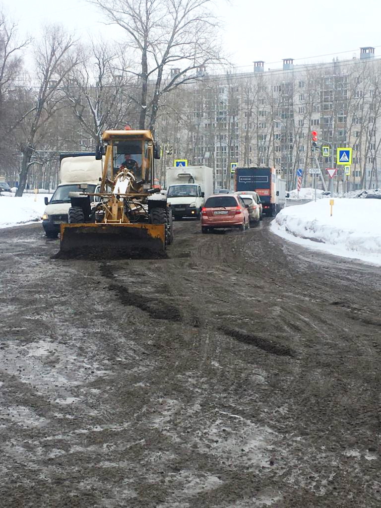 В Чебоксарах устраняют дефекты проезжей части Лапсарского проезда | Управа  по Ленинскому району администрации города Чебоксары