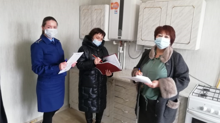 Прокуратура Шемуршинского района проводится проверка качества и состояния предоставленного жилья сиротам