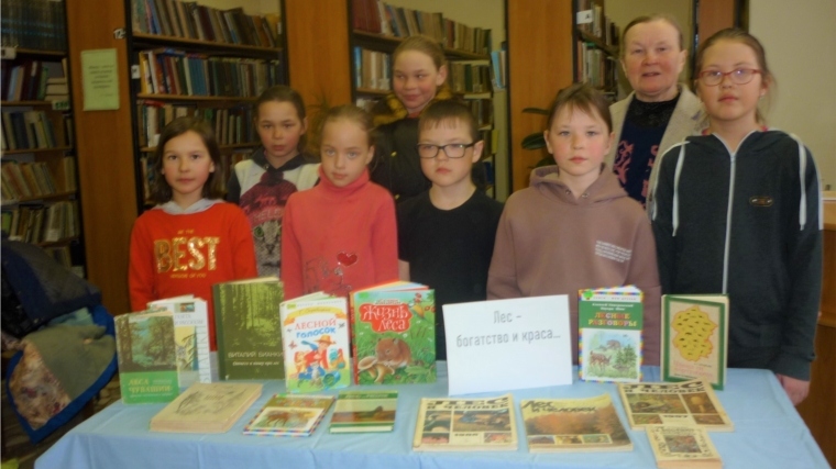 Познавательный час «Лес - богатство и краса…» в Асановской сельской библиотеке