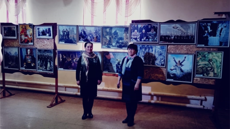 Передвижная выставка картин ко Дню Победы в Яндобинском Доме культуры