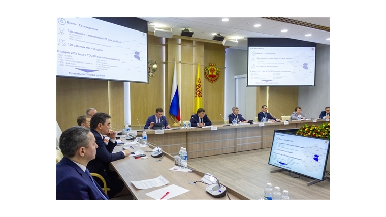 Олег Николаев провел совещание по вопросу реализации индивидуальной программы социально-экономического развития Чувашии
