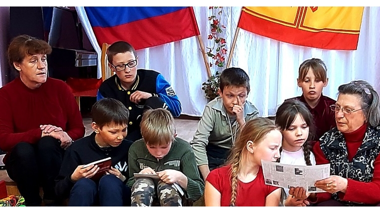 В Большеалгашинском СК и сельской библиотеке с детьми проведена беседа опасности экстремизма в современном обществе