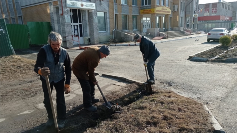 В Вурнарском городском поселении продолжаются противопаводковые мероприятия.