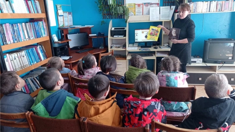 Юнгинская сельская библиотека провела громкие чтения рассказов и сказок Ивана Яковлева.