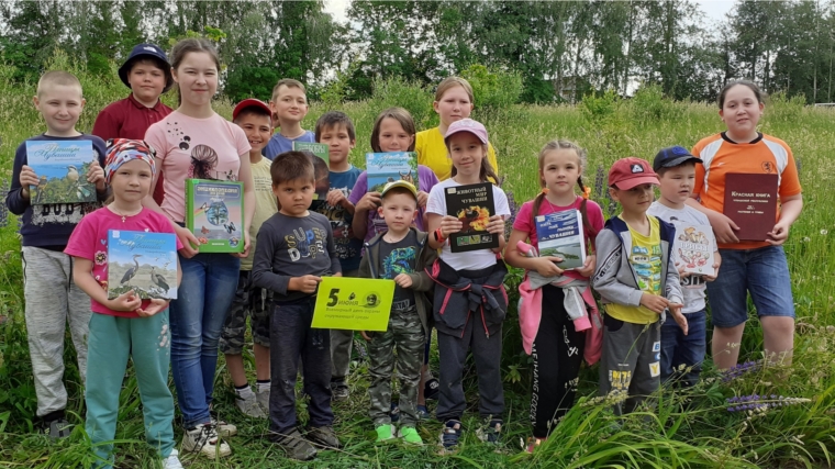 В дни летних каникул читатели Сарабакасинской сельской библиотеки отправились в экологический круиз