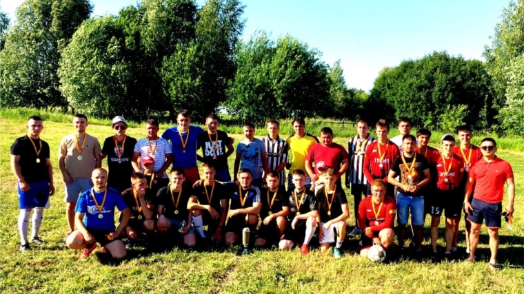 Футбольная команда "Кубня" успешно участвует в турнирах.