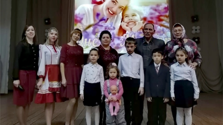 Праздничный концерт «Всё на земле от материнских рук» в Абашевском клубе- музее. Праздничный концерт «Всё на земле от материнских рук» в Абашевском клубе- музее.