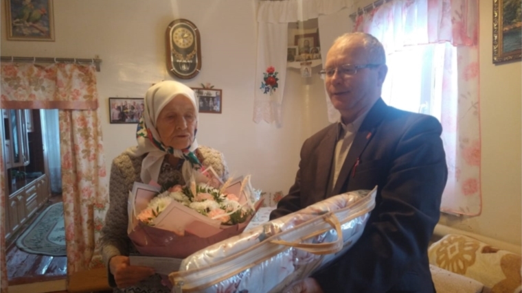 90 лет исполнилось жительнице села Янтиково Шахеевой Анне Кирилловне