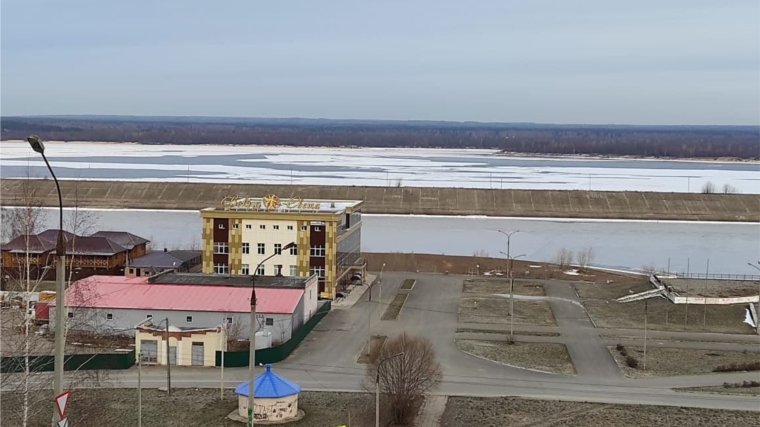 Жителей Новочебоксарска предупредили об опасности выхода на лёд Волги