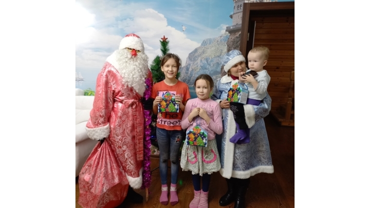 "Сказка каждый дом" поздравление детей Дедом Морозом и Снегурочкой вместе с ОВЗ на дому