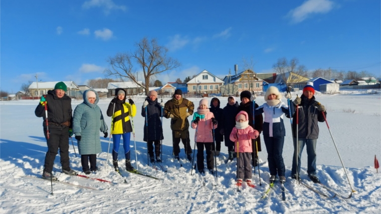 Катание на лыжах в рамках Декады спорта и здоровья в Малотаябинском сельском поселении