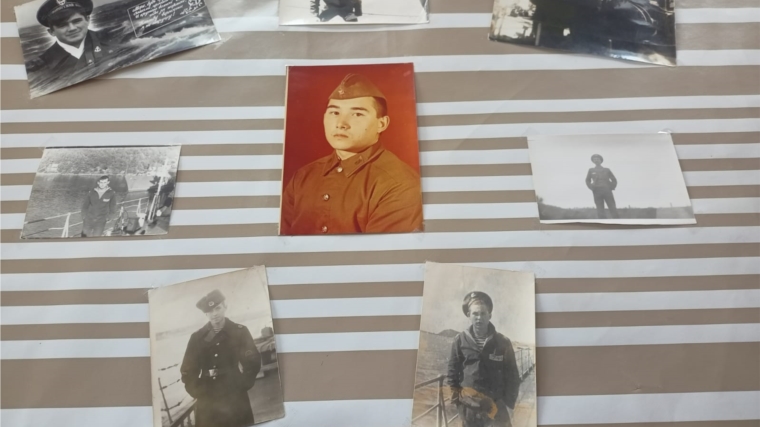 Фотовыставка «До чего красив солдат, с выправкой военной» в Карачевском СДК