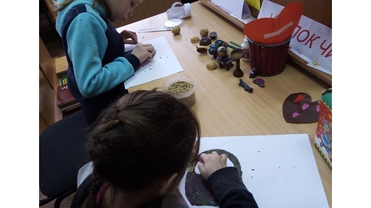 На занятиях в клубе по интересам «Очумелые ручки» дети реализуют свои творческие способности