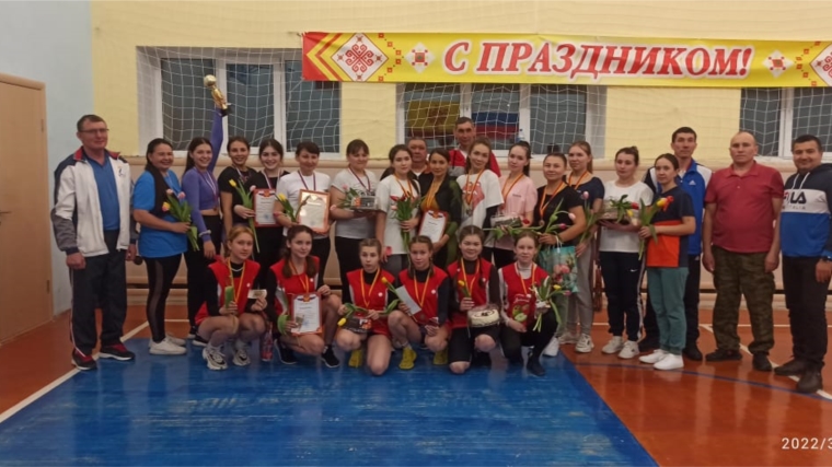 Прошел турнир по волейболу среди женских команд на кубок главы Айбечского сельского поселения