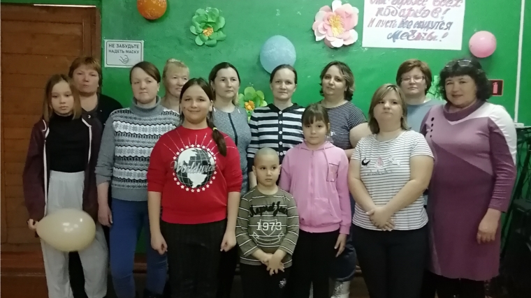 Накануне Международного женского дня в Сявалкасинском сельском Доме культуры провели конкурсно - развлекательную программу «Для милых дам»