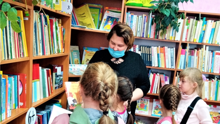 В городской детской библиотеке-филиале №1 им. С.Я. Маршака состоялся библиотечный маршрут «В библиотеку первый раз, вы слыхали-это нас!»