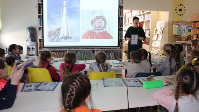 О том наш рассказ, как люди покоряли космос - экскурс в историю космонавтики в Кшаушской сельской библиотеке