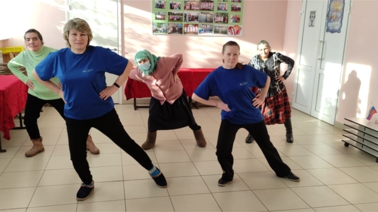 В Новоизамбаевском СДК провели веселую физкультминутку «Наше здоровье –в наших руках»