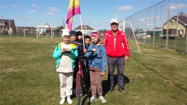 В Нюргечинском СДК провели велопробег, посвященный Дню чувашской символики