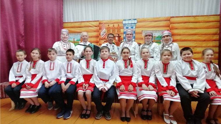 Фолкурок на тему: «Обрядовые свадебные песни своей местности» в Напольнокотякском СДК.