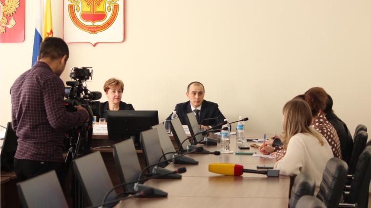 Управляющий Отделением ПФР по Чувашской Республике рассказал журналистам о новой ежемесячной выплате малообеспеченным семьям с детьми от 8 до 17 лет