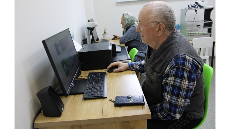 Компьютерная грамотность для пенсионеров в Атлашевской сельской библиотеке