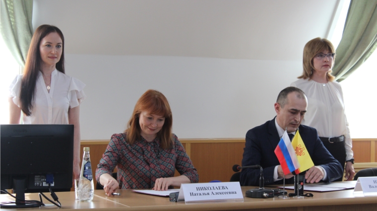 Управляющий Отделением ПФР по Чувашской Республике-Чувашии и председатель «Союза женщин Чувашии» заключили Соглашение о сотрудничестве