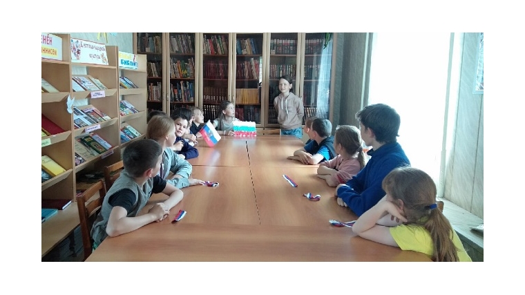 В Большевыльской сельской библиотеке провели литературно-музыкальную гостиную "Нет прекрасней земли, чем Россия моя".