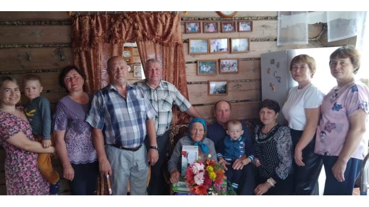 90 летний юбилей у ветерана труда Лидии Петровны Изекеевой
