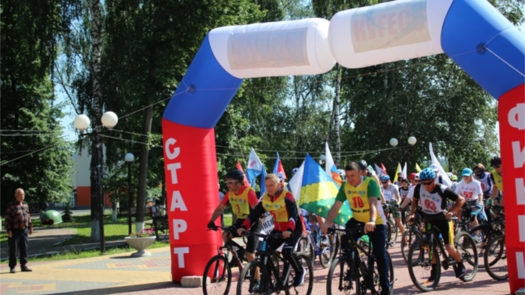 Стокилометровый велопробег собрал спортивный профактив в Чувашии