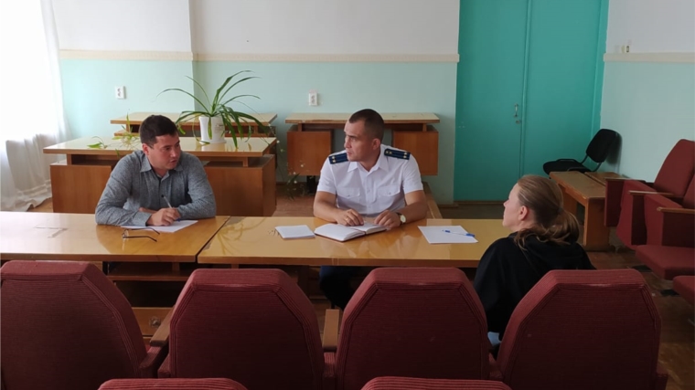 Прокурором Ядринского района осуществлен прием граждан в Иваньковском сельском поселении.