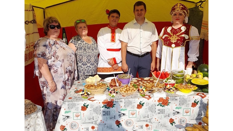 Коллектив Никулинского сельского поселения принял активное участие в праздновании 431-летие Дня села Порецкое.