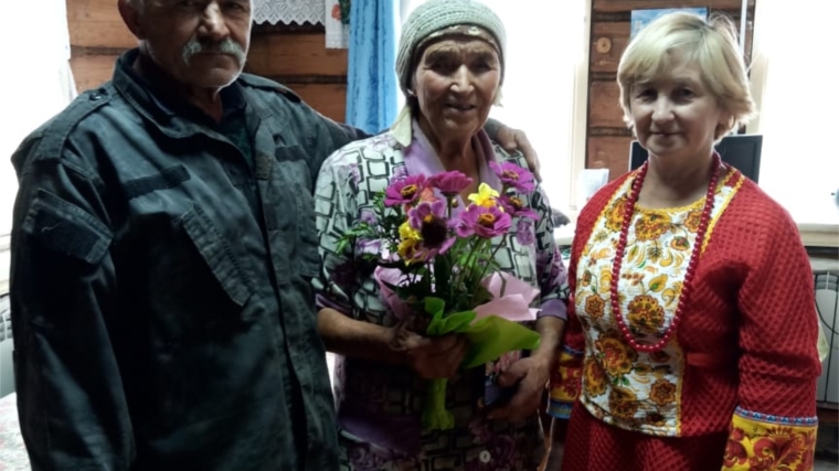 Поздравили юбиляршу Миронову Леониллу Андреевну из деревни Малое Карачево с 85-летием