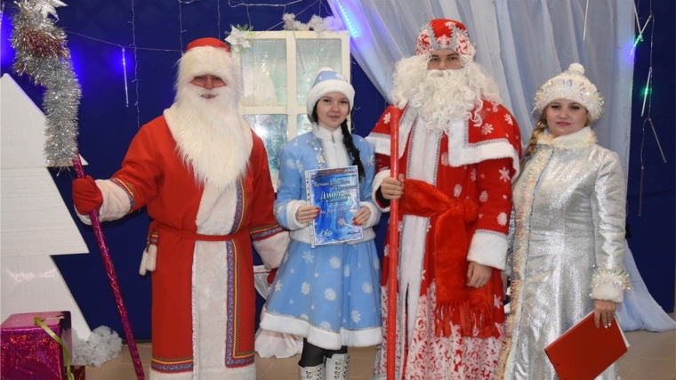 В Ибресинском округе определили Лучших Деда Мороза и Снегурочку 2023