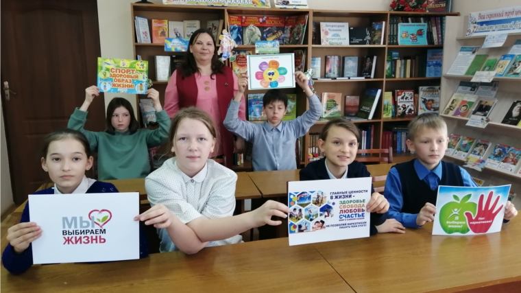 В Шатьмапосинской сельской библиотеке проведена познавательно-игровая программа «Быть здоровым – здорово!»
