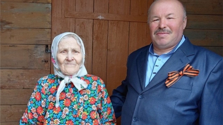 Труженицу тыла, жительницу деревни Сирикли Марию Трофимову поздравили С Днем Победы