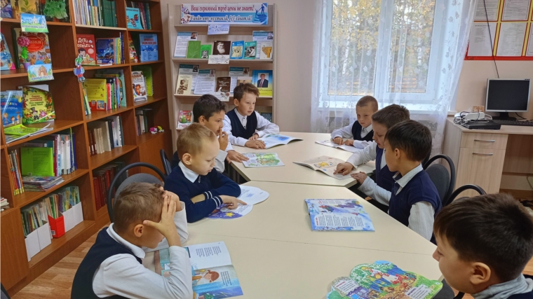 В Шатьмапосинской сельской библиотеке состоялись громкие чтения стихотворений чувашских поэтов «Ай, вулар-и чăвашла»