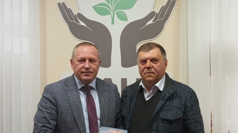 Продовольственный фонд обсудил планы дальнейшего сотрудничества с крупным российским производителем СЗР