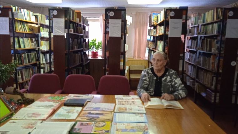 Книжная выставка-совет «Готовимся к Новому году»в Карачевской сельской библиотеке