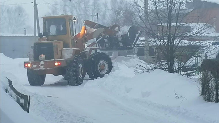 В Опытном территориальном отделе продолжаются работы по очистке снега