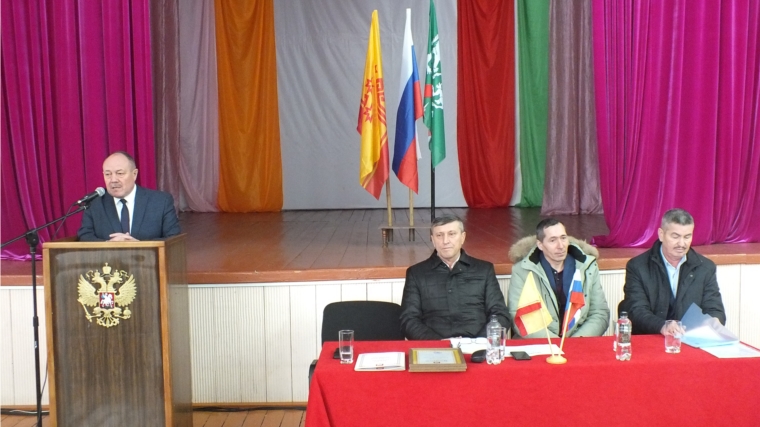 Сегодня в Большеяльчикском СДК состоялось собрание работников СХПК им. Ленина.