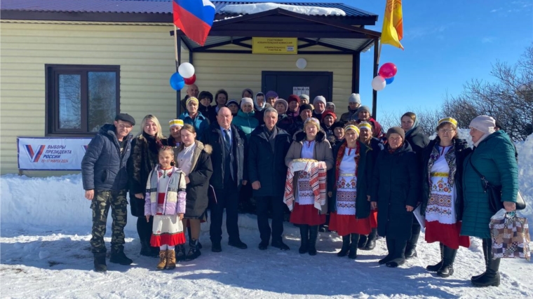 В деревне Козыльяры Тегешевского сельского поселения открыли новый клуб блочно – модульного типа, построенный по программе инициативного бюджетирования