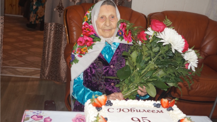 Жительница д.Чичканы Фахертдинова Гльнур Минулловна отметила 95 летие