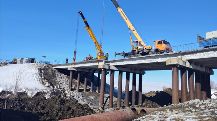 Ход выполнения работ на объекте ремонта моста через р. Сорма в Аликовском округе