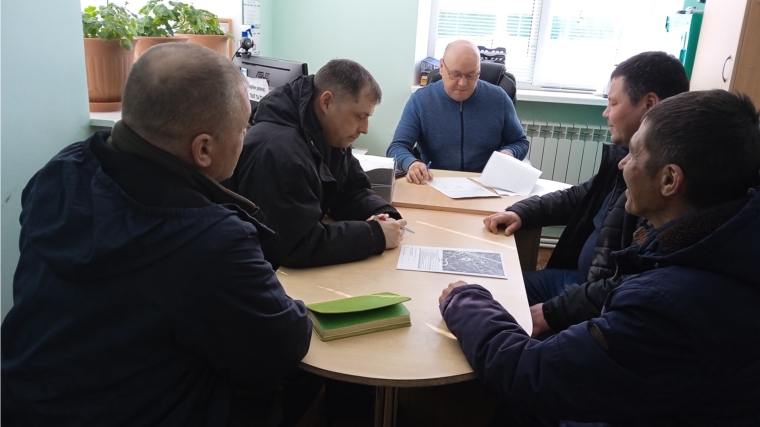 Рабочая встреча с подрядной организацией по вопросу строительства врачебной амбулатории в селе Чурачики по улице Озерная.