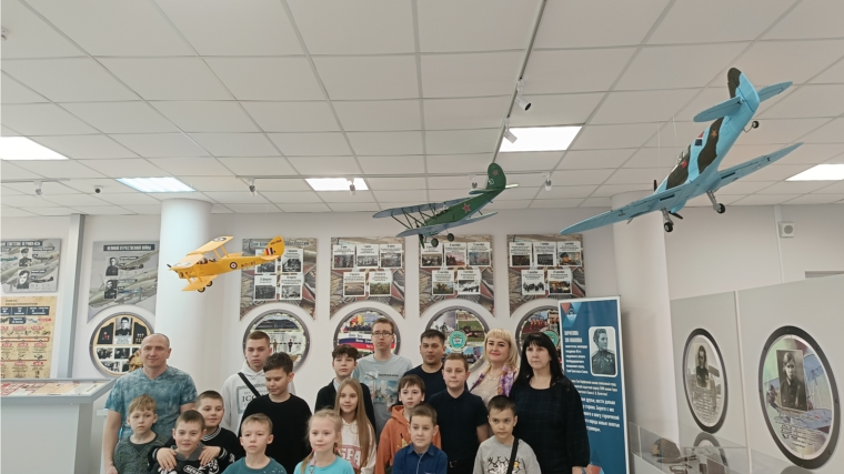 Дети сотрудников Чувашского ЛО МВД России на транспорте побывали в гостях